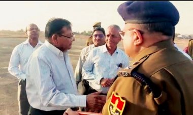 स्वायत्त शासन मंत्री 7 दिवसीय प्रवास पर कोटा पहुंचे एयरपोर्ट पर अधिकारियों एवं जनप्रतिनिधियों ने की अगवानी