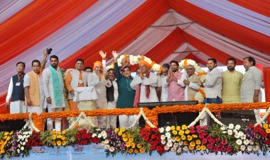 श्री नितिन गडकरी ने उत्तर प्रदेश के बलिया में 6500 करोड़ रुपये के निवेश से 7 राष्ट्रीय राजमार्ग परियोजनाओं का उद्घाटन किया