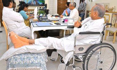 प्रधानमंत्री द्वारा विभिन्न परियोजनाओं, मेडिकल कॉलेजो के शिलान्यास एवं लोकार्पण कार्यक्रम में मुख्यमंत्री ने विडियो कॉन्फ्रेन्स के माध्यम से की शिरकत