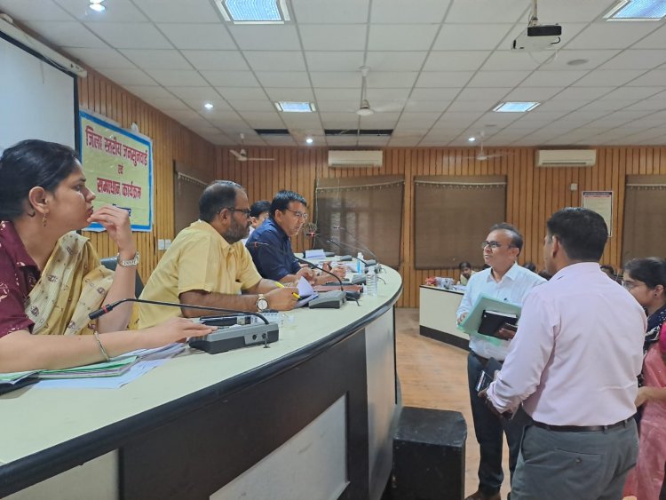 12 साल के ईशांत को मुख्यमंत्री चिरंजीवी स्वास्थ्य बीमा योजना से मिलेगा नया जीवन - जयपुर एवं जयपुर ग्रामीण जिले की जिला स्तरीय जनसुनवाई में 112 फरियादियों की हुई सुनवाई, 8 प्रकरणों का मौके पर ही हुआ निस्तारण