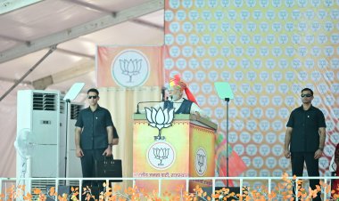 "प्रधानमंत्री मोदी ने बाड़मेर में जनसभा में भाजपा के समर्थकों को संबोधित किया, बोले- 'राजस्थान के वीरों के पराक्रम से पड़ोसी देश थर्राता है'"