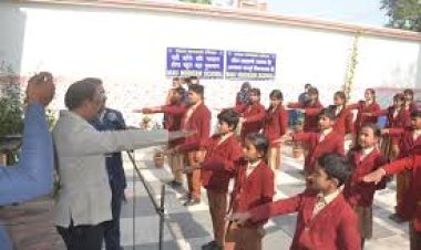 मयूर विद्यालय में हुआ मतदान जागरूकता कार्यक्रम