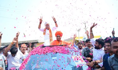 कहीं गुड़ से तुले तो कहीं गजराज पर विराजे गजेंद्र  मारवाड़ में चढ़ने लगा चुनावी रंग, शेखावत ने चलाया ट्रैक्टर