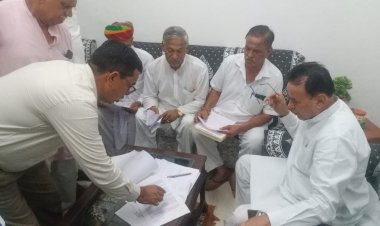 संसदीय कार्य, विधि एवं न्याय मंत्री ने की जनसुनवाई— आमजन की परिवेदनाओं को सुनकर संबंधित अधिकारियों को त्वरित निस्तारण के दिए निर्देश